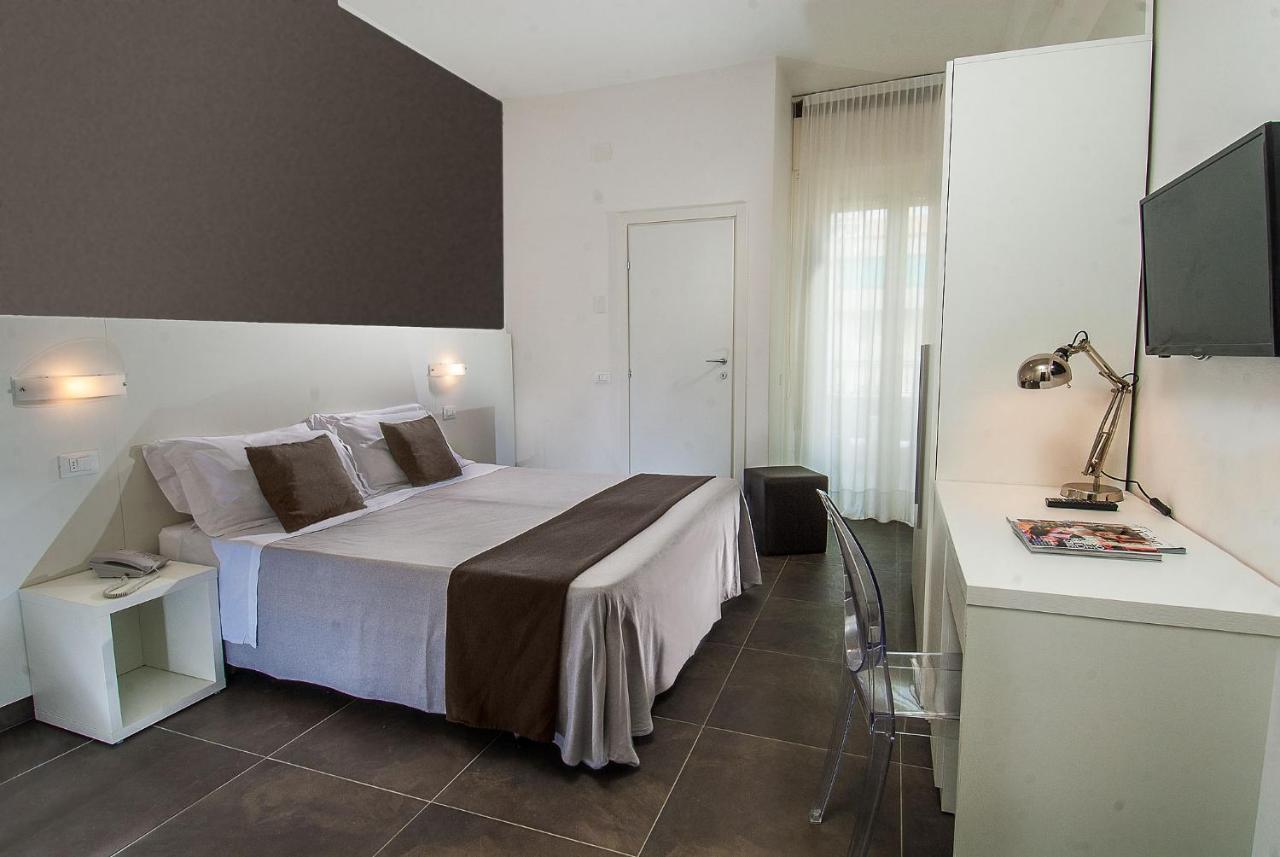 Hotel Niagara Cattolica Buitenkant foto