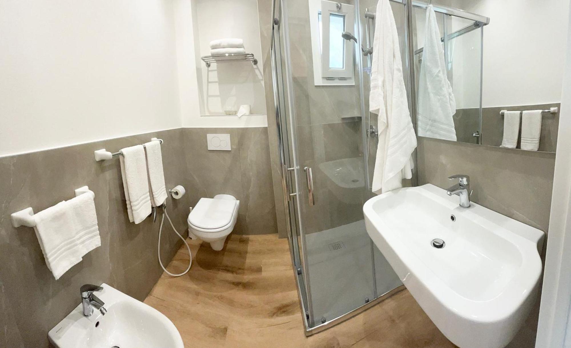 Hotel Niagara Cattolica Buitenkant foto