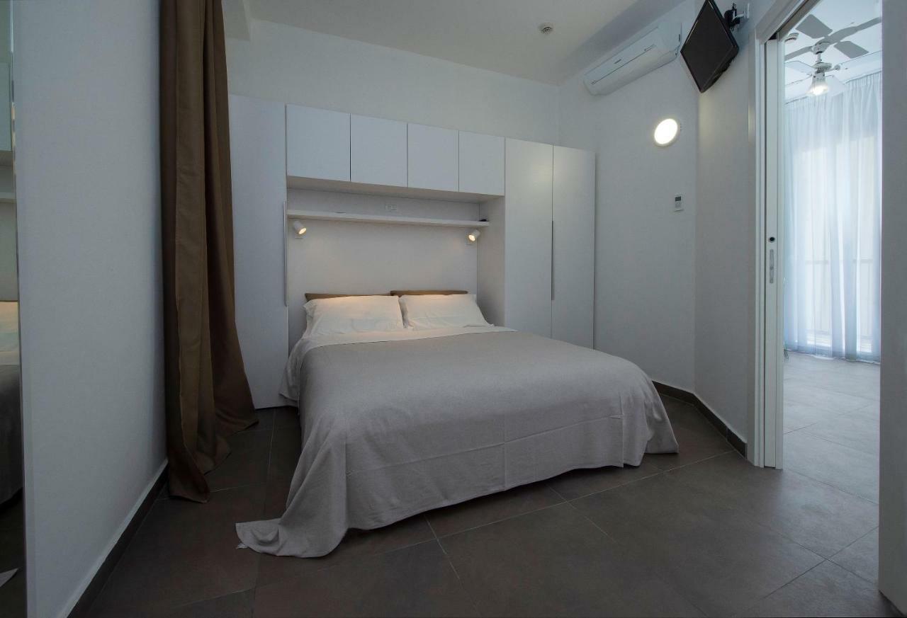 Hotel Niagara Cattolica Buitenkant foto